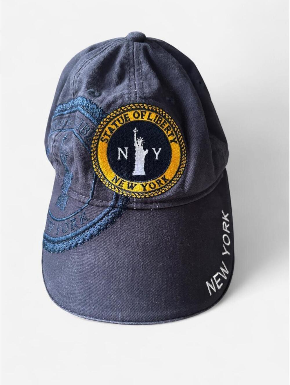 Distressed NYC Statue of Liberty embroidered dad cap 🗽🖤